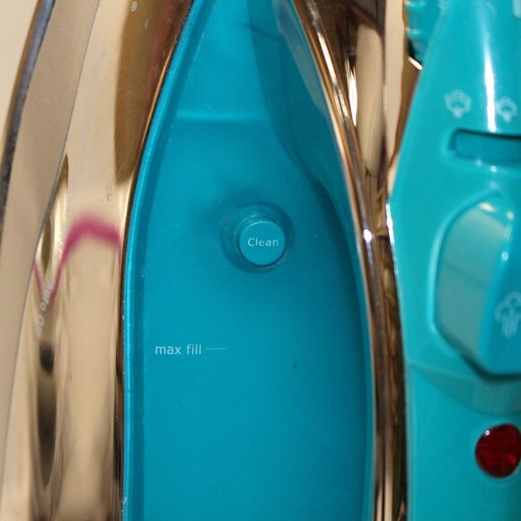 Sunbeam Turbo Steam Master Prof Iron Silver/Blue Model GCSBSP-201 Retractable Co - Picture 7 of 13
